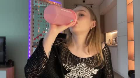 Snapshot of whoisalisa chatting on February 6, 2025, 9:32 am Alisa online show from February 6, 2025, 9:32 am