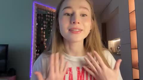 Snapshot of whoisalisa chatting on February 7, 2025, 7:07 am Alisa online show from February 7, 2025, 7:07 am