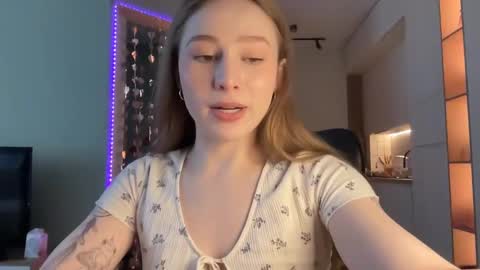 Snapshot of whoisalisa chatting on March 4, 2025, 9:51 am Alisa online show from March 4, 2025, 9:51 am