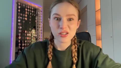 Snapshot of whoisalisa chatting on March 8, 2025, 7:05 am Alisa online show from March 8, 2025, 7:05 am