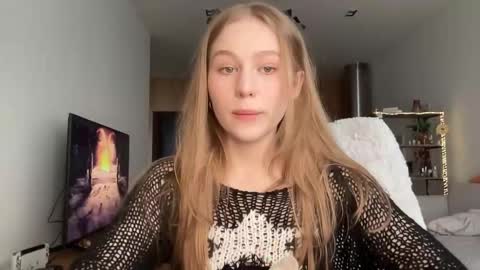 Snapshot of whoisalisa chatting on September 12, 2025, 7:41 am Alisa online show from September 12, 2025, 7:41 am