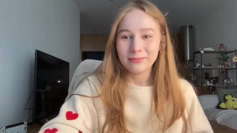 Snapshot of whoisalisa chatting on September 20, 2025, 7:31 am Alisa online show from September 20, 2025, 7:31 am