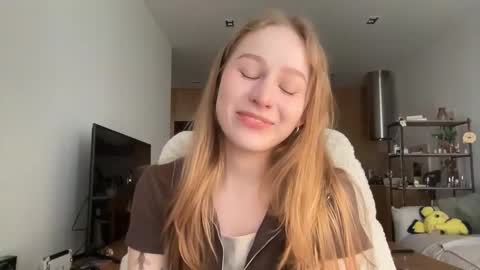 Snapshot of whoisalisa chatting on September 24, 2025, 6:50 am Alisa online show from September 24, 2025, 6:50 am