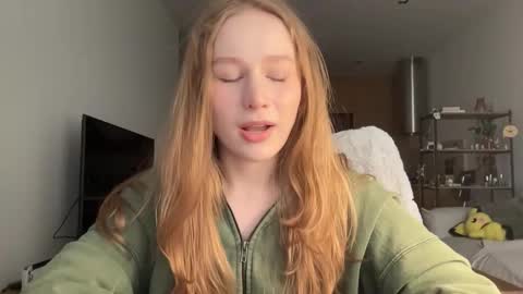 Snapshot of whoisalisa chatting on September 30, 2025, 7:24 am Alisa online show from September 30, 2025, 7:24 am