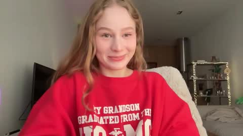 Snapshot of whoisalisa chatting on October 1, 2025, 7:25 am Alisa online show from October 1, 2025, 7:25 am