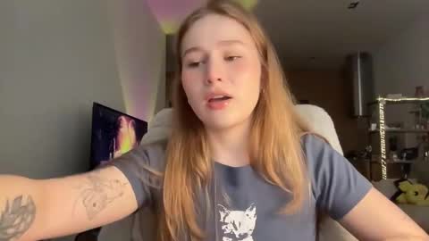 Snapshot of whoisalisa chatting on October 5, 2025, 6:34 am Alisa online show from October 5, 2025, 6:34 am