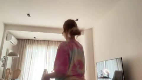 Snapshot of whoisalisa chatting on May 19, 2026, 7:47 am Alisa online show from May 19, 2026, 7:47 am