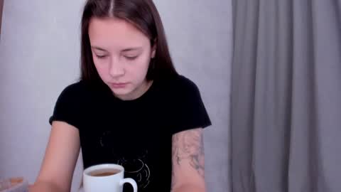 Snapshot of why_again_me chatting on January 18, 2025, 1:29 pm Veronica online show from January 18, 2025, 1:29 pm