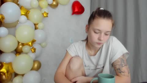 Snapshot of why_again_me chatting on January 22, 2025, 6:20 pm Veronica online show from January 22, 2025, 6:20 pm