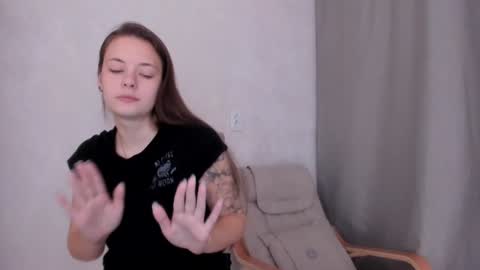 Snapshot of why_again_me chatting on February 2, 2025, 5:48 pm Veronica online show from February 2, 2025, 5:48 pm