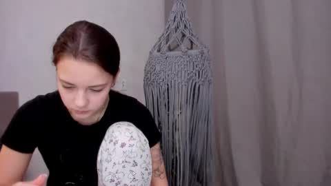 Snapshot of why_again_me chatting on March 5, 2025, 6:23 pm Veronica online show from March 5, 2025, 6:23 pm