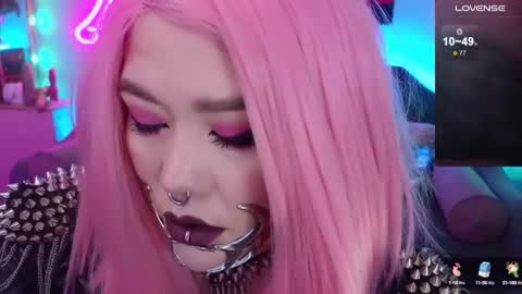 Snapshot of wickedxqueen chatting on December 11, 2024, 4:49 am Laura online show from December 11, 2024, 4:49 am