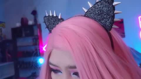 Snapshot of wickedxqueen chatting on December 14, 2024, 11:01 pm Laura online show from December 14, 2024, 11:01 pm