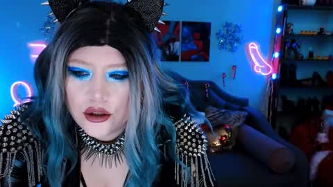 Snapshot of wickedxqueen chatting on December 28, 2024, 11:05 pm Laura online show from December 28, 2024, 11:05 pm