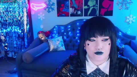 Snapshot of wickedxqueen chatting on January 7, 2025, 9:57 pm Laura online show from January 7, 2025, 9:57 pm