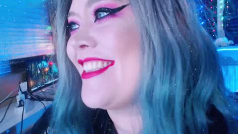 Snapshot of wickedxqueen chatting on January 13, 2025, 4:18 am Laura online show from January 13, 2025, 4:18 am