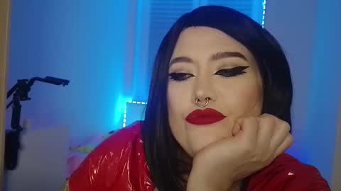 Snapshot of wickedxqueen chatting on November 9, 2025, 9:35 pm Laura online show from November 9, 2025, 9:35 pm