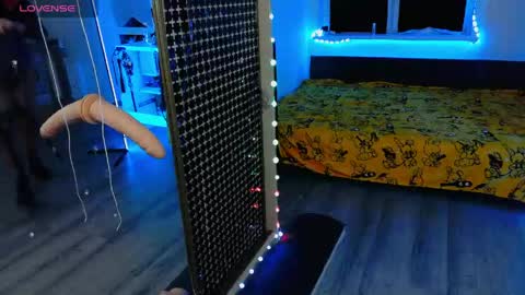 Laura  online show from April 19, 2026, 6:32 pm
