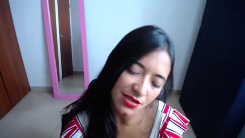 Ilauren online show from February 8, 2025, 7:49 pm