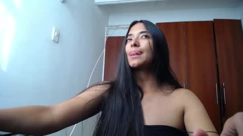 Ilauren online show from October 17, 2025, 7:27 pm