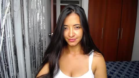Ilauren online show from May 14, 2026, 12:12 pm