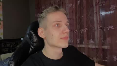 Snapshot of wiiinkyyy chatting on December 4, 2025, 5:43 pm wiiinkyyy online show from December 4, 2025, 5:43 pm