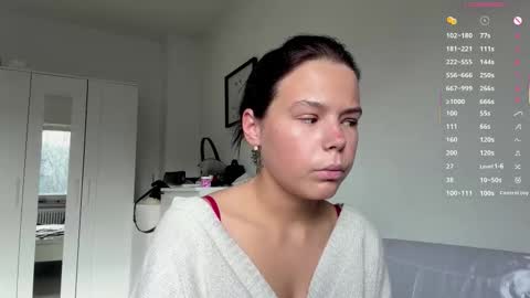 Mia online show from March 22, 2026, 3:04 pm