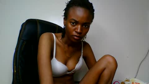 Snapshot of wildflowr chatting on June 19, 2026, 12:26 am wildflowr online show from June 19, 2026, 12:26 am