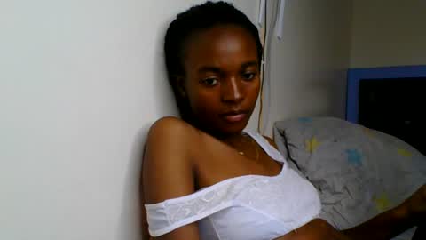 Snapshot of wildflowr chatting on June 24, 2026, 5:34 pm wildflowr online show from June 24, 2026, 5:34 pm