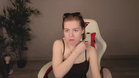 Snapshot of wildfoxysweet chatting on May 13, 2026, 8:44 am wildfoxysweet online show from May 13, 2026, 8:44 am