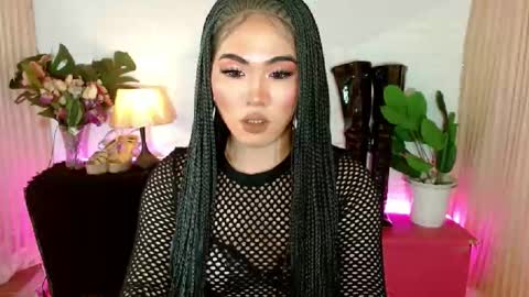 Lianelaiza online show from December 14, 2025, 6:41 am