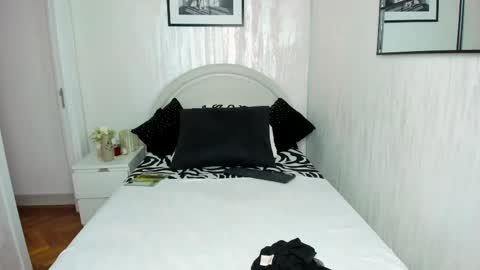 Miss Deea online show from April 24, 2026, 10:39 am