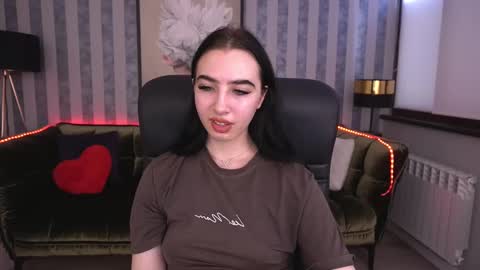 Alena online show from March 12, 2025, 1:51 pm