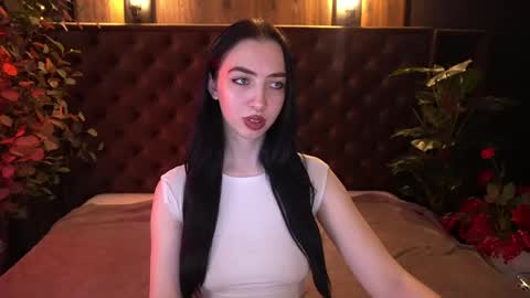 Snapshot of wildkittenx_ chatting on April 22, 2026, 6:49 am Alena online show from April 22, 2026, 6:49 am