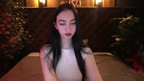 Snapshot of wildkittenx_ chatting on April 26, 2026, 5:49 am Alena online show from April 26, 2026, 5:49 am