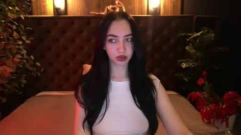 Snapshot of wildkittenx_ chatting on May 2, 2026, 6:18 am Alena online show from May 2, 2026, 6:18 am