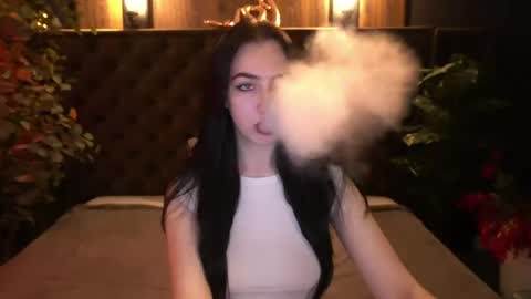 Snapshot of wildkittenx_ chatting on May 3, 2026, 5:46 am Alena online show from May 3, 2026, 5:46 am