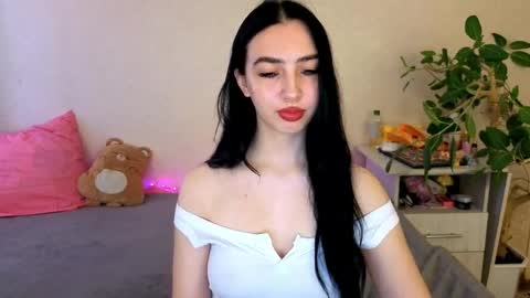Snapshot of wildkittenx_ chatting on May 21, 2026, 5:47 am Alena online show from May 21, 2026, 5:47 am
