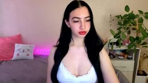 Snapshot of wildkittenx_ chatting on May 26, 2026, 4:08 am Alena online show from May 26, 2026, 4:08 am