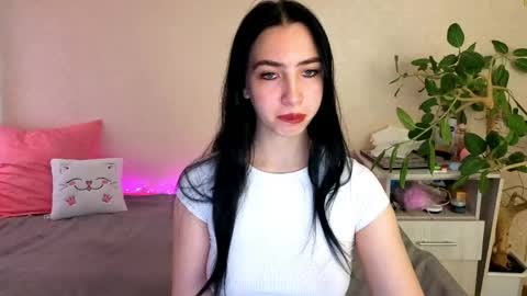 Snapshot of wildkittenx_ chatting on May 27, 2026, 4:09 am Alena online show from May 27, 2026, 4:09 am