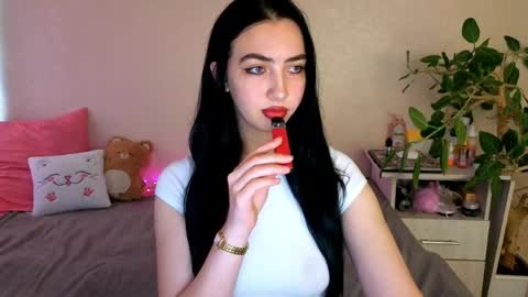 Snapshot of wildkittenx_ chatting on May 31, 2026, 4:09 am Alena online show from May 31, 2026, 4:09 am