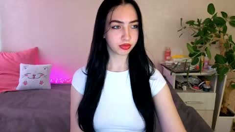 Snapshot of wildkittenx_ chatting on June 6, 2026, 4:50 am Alena online show from June 6, 2026, 4:50 am