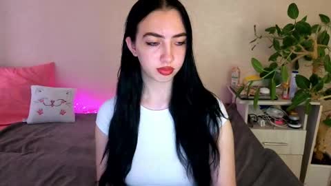 Snapshot of wildkittenx_ chatting on June 9, 2026, 4:02 am Alena online show from June 9, 2026, 4:02 am