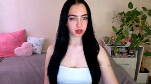 Snapshot of wildkittenx_ chatting on June 16, 2026, 5:54 am Alena online show from June 16, 2026, 5:54 am