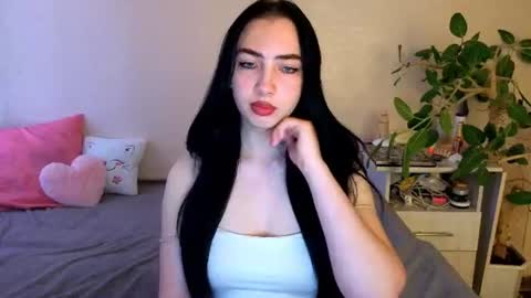Snapshot of wildkittenx_ chatting on June 17, 2026, 4:04 am Alena online show from June 17, 2026, 4:04 am