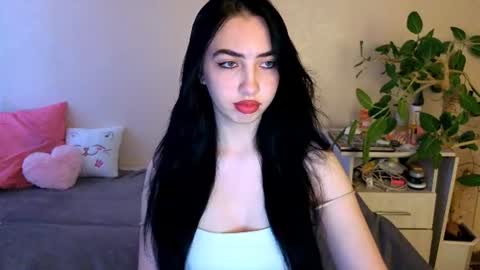 Snapshot of wildkittenx_ chatting on June 18, 2026, 3:51 am Alena online show from June 18, 2026, 3:51 am