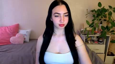 Snapshot of wildkittenx_ chatting on June 19, 2026, 4:50 am Alena online show from June 19, 2026, 4:50 am