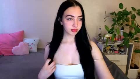 Snapshot of wildkittenx_ chatting on June 20, 2026, 4:15 am Alena online show from June 20, 2026, 4:15 am