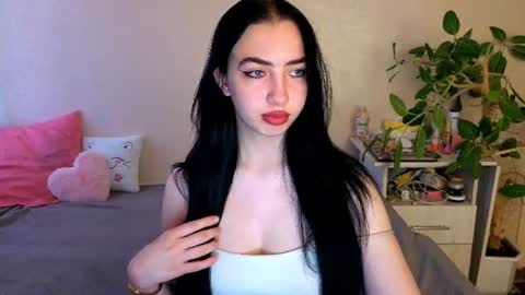 Snapshot of wildkittenx_ chatting on June 21, 2026, 3:53 am Alena online show from June 21, 2026, 3:53 am