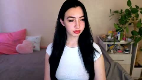 Snapshot of wildkittenx_ chatting on June 25, 2026, 4:12 am Alena online show from June 25, 2026, 4:12 am